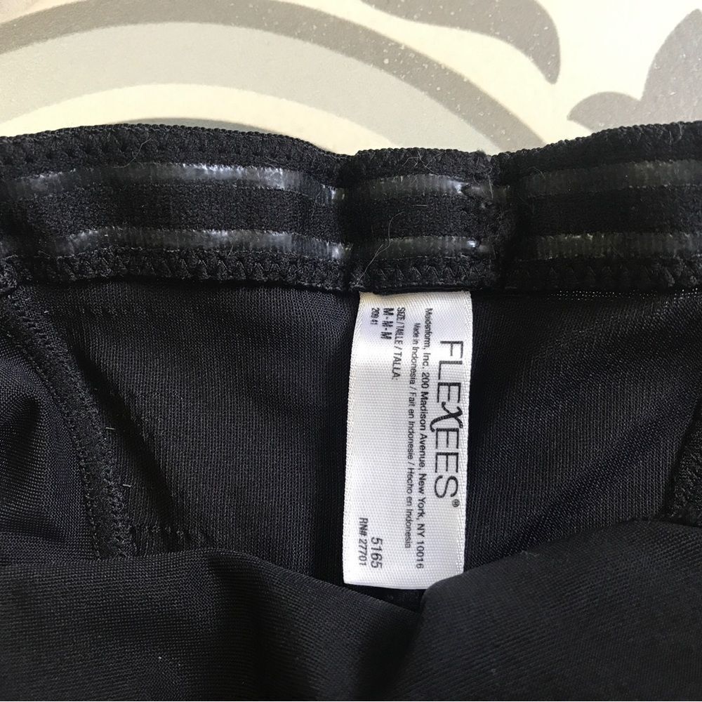 Maidenform Flexeees High Waist Thigh Slimmer (M) - Picture 6 of 11